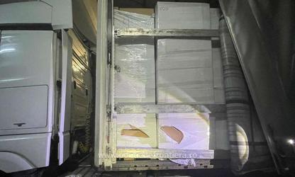 Țigări în valoare de aproape 6 milioane de lei, găsite de polițiștii de frontieră de la Giurgiu