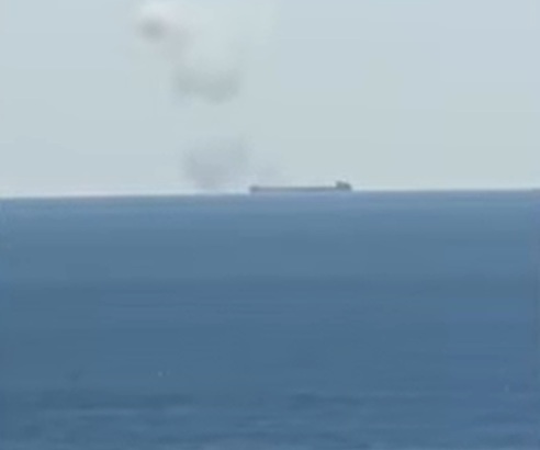 ULTIMA ORĂ VIDEO Navă lovită de dronă în Marea Neagă, mai multe persoane dispărute.  O navă turcească încărcată cu cereale a fost lovită de o dronă în Marea Neagră, în zona Platformei Pescăruș