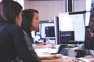 STUDIU Peste o treime din companiile înființate în 2016 în România aveau cel puțin o femeie asociat sau administrator