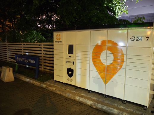 Easypost devine partener logistic evoMAG. Comenzile online pot fi livrate și plătite la automate accesibile non-stop