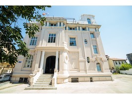 FOTO Casa Lescovar, una dintre clădirile reper ale Constanței, de lângă Casino - scoasă la vânzare de la 1,5 milioane euro