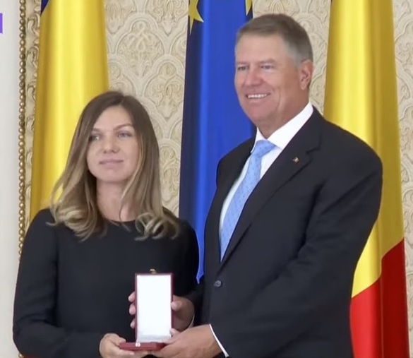 VIDEO&FOTO Simona Halep primește cea mai înaltă distincție a statului român