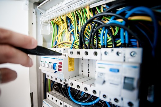 Serviciile către companii au accelerat