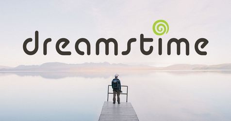Dreamstime, cea mai mare comunitate de fotografie stock din lume, extinde linia de îmbrăcăminte de brand
