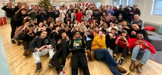 Overtime a atras 80 milioane dolari de la artistul Drake și miliardarul Jeff Bezos