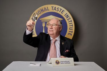 Compania românească H2On, premiată a treia oară de International Taste Institute pentru calitatea apei sale