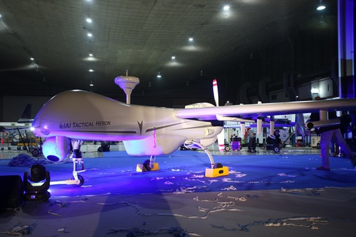 FOTO IAR Brașov semnează cu Israel Aerospace Industries și va produce aeronave fără pilot 