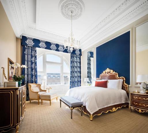 FOTO Trump își vinde hotelul de lux din Washington