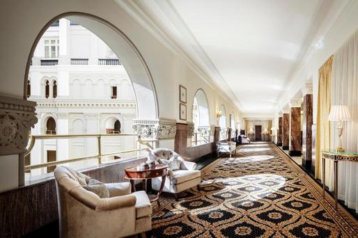 FOTO Trump își vinde hotelul de lux din Washington