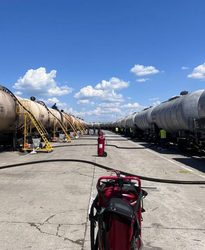 FOTO Green Day Distribution, companie integral românească specializată în comerț și servicii logistice pentru produse petroliere, a inaugurat un serviciu unic pe piața locală