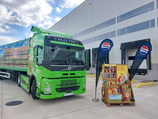 FOTO PepsiCo și-a cumpărat în România primul autocamion electric. Recent a investit peste 2 milioane de dolari în panouri fotovoltaice 