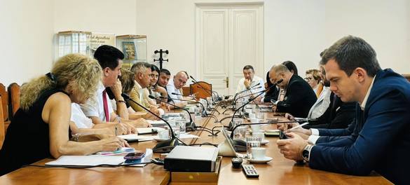 FOTO Ministrul Agriculturii negociază cu băncile 