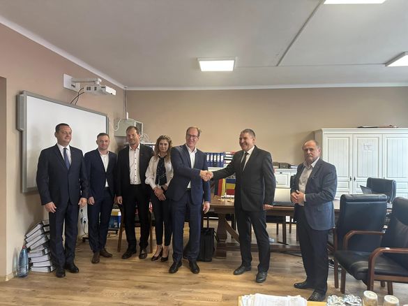 FOTO Companie germană a venit să ridice în România o fabrică. Va angaja peste 600 de muncitori