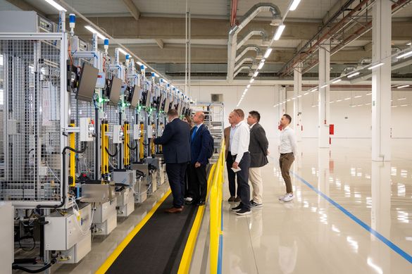 FOTO De’Longhi a deschis o nouă fabrică în România. Devine cel mai mare hub de producție de mașini automate de cafea al grupului italian