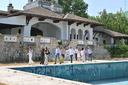 FOTO Guvernul alocă banii pentru cumpărarea vilei Reginei Maria din Mamaia. Monumentul va fi restaurat