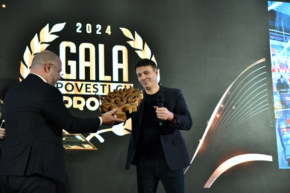 VIDEO&FOTO Profit.ro a premiat manageri de top și companii românești de succes, dar și un tânăr olimpic de excepție al României, la Gala Povești cu Profit... Made în România. Show Alexandru Andrieș