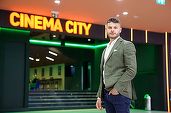 EXCLUSIV FOTO Yakov Borover, Head of Operations Cinema City România & Bulgaria, primul interviu în România: Aveți mai puține cinematografe ca alte țări. Nu ne limităm doar la mall. Următorul cinema - la Iași, lista de filme arată foarte promițător