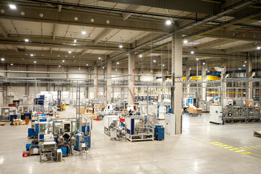 EXCLUSIV FOTO Germanii de la Hengst au adus de acasă echipamente la noua fabrică din România, unde au investit deja 11 milioane euro