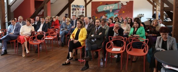 FOTO România primește 10 milioane franci elvețieni din partea Elveției pentru a dezvolta educația duală 