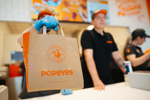 FOTO Popeyes continuă extinderea în România și deschide un restaurant în Sibiu