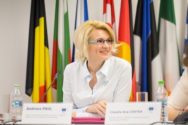 Andreea Paul, fost deputat și fondatoare INACO, lansează campania de leadership feminin „Sunt mai competentă decât garnitura dvs. de miniștri!”