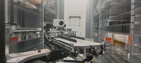 FOTO Roboți în spitalele din România. Cum îți fac ordine în medicamente. Secția de neonatologie de la Spitalul „Marie Curie” are din această vară un robot pentru activitatea de farmacie