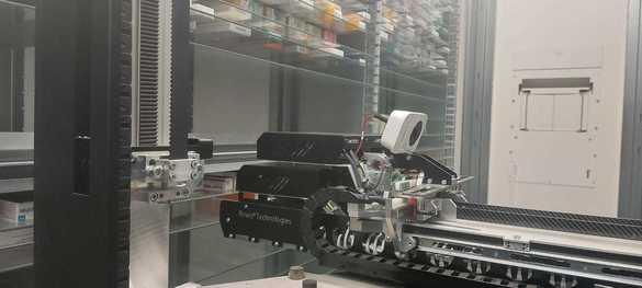 FOTO Roboți în spitalele din România. Cum îți fac ordine în medicamente. Secția de neonatologie de la Spitalul „Marie Curie” are din această vară un robot pentru activitatea de farmacie