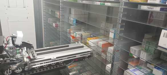 FOTO Roboți în spitalele din România. Cum îți fac ordine în medicamente. Secția de neonatologie de la Spitalul „Marie Curie” are din această vară un robot pentru activitatea de farmacie