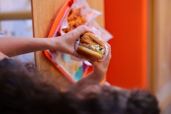 FOTO Popeyes deschide primul restaurant din Sibiu