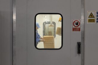 FOTO Tranzacție în România - Unul dintre cei mai mari producători de jucării la nivel mondial preia integral cel mai mare producător de mobilă din Sibiu, furnizor inclusiv al IKEA