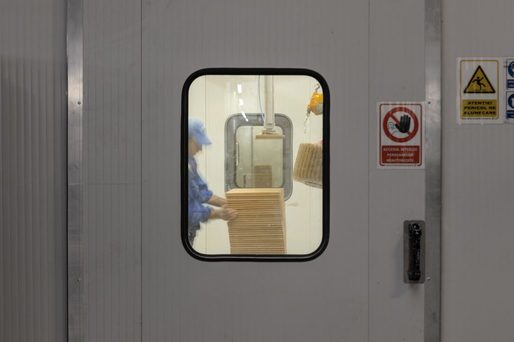 FOTO Tranzacție în România - Unul dintre cei mai mari producători de jucării la nivel mondial preia integral cel mai mare producător de mobilă din Sibiu, furnizor inclusiv al IKEA