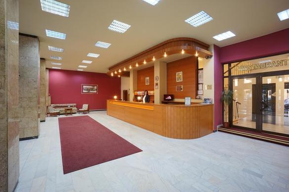 FOTO Hotel celebru din Brașov va fi deschis sub un brand internațional. Lucrări lansate de modernizare