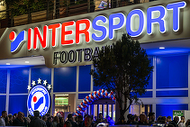 Exclusivitățile săptămânii: România atrage o nouă mare investiție. Grecii aduc în România un nou format Intersport. Contakt, prezent în aproape toate mall-urile din țară, vine la bursă. Tranzacție majoră pe piața închirierilor