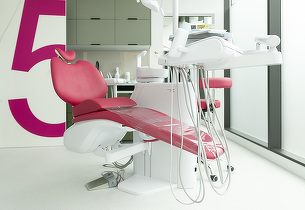 FOTO Investiție de peste 1 milion euro într-o nouă clinică stomatologică, axată pe sedare profundă