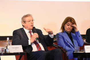 VIDEO ANUNȚ Fiecare pacient va primi un cod personal de sănătate, diferit de CNP. Prof. Dr. Adrian Streinu-Cercel, președintele Comisiei pentru sănătate din Senat: CNP-ul fiecare și-l aruncă pe unde vrea - Profit Health.forum