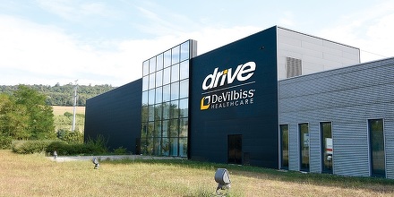 FOTO Tranzacție cu impact în România: Producător global de accesorii și dispozitive medicale, cu fabrică pe piața locală - preluat de fondul american Kingswood 