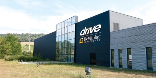 FOTO Tranzacție cu impact în România: Producător global de accesorii și dispozitive medicale, cu fabrică pe piața locală - preluat de fondul american Kingswood 