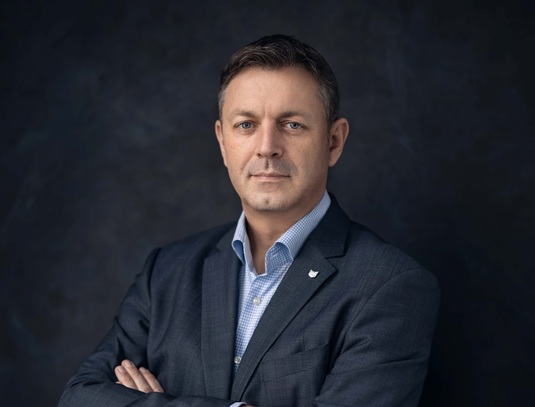 Canon și evoluția către un viitor sigur: AI, cybersecurity și imprimare securizată – viziunea lui Petronius Secăreanu, Director General Canon România