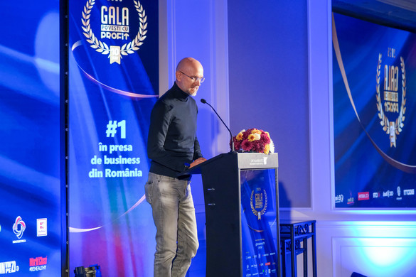 VIDEO&FOTO Gala specială 10 ani - Profit.ro a premiat manageri de top și companii românești de succes, dar și un tânăr olimpic de excepție al României, la Gala Povești cu Profit... Made în România
