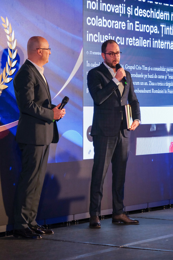 VIDEO&FOTO Gala specială 10 ani - Profit.ro a premiat manageri de top și companii românești de succes, dar și un tânăr olimpic de excepție al României, la Gala Povești cu Profit... Made în România