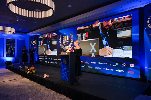 VIDEO&FOTO Gala specială 10 ani - Profit.ro a premiat manageri de top și companii românești de succes, dar și un tânăr olimpic de excepție al României, la Gala Povești cu Profit... Made în România