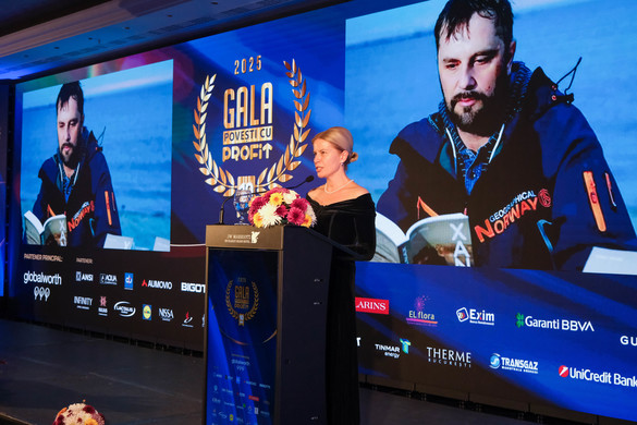VIDEO&FOTO Gala specială 10 ani - Profit.ro a premiat manageri de top și companii românești de succes, dar și un tânăr olimpic de excepție al României, la Gala Povești cu Profit... Made în România