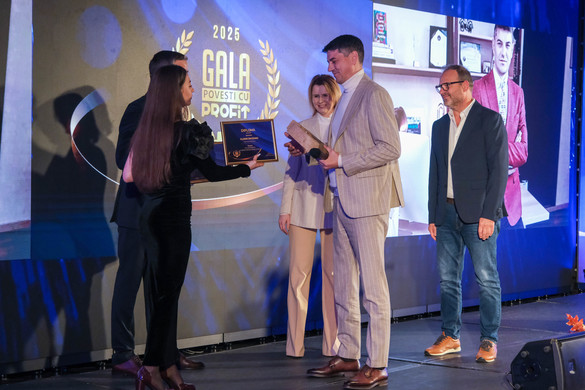 VIDEO&FOTO Gala specială 10 ani - Profit.ro a premiat manageri de top și companii românești de succes, dar și un tânăr olimpic de excepție al României, la Gala Povești cu Profit... Made în România