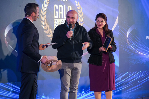 VIDEO&FOTO Gala specială 10 ani - Profit.ro a premiat manageri de top și companii românești de succes, dar și un tânăr olimpic de excepție al României, la Gala Povești cu Profit... Made în România