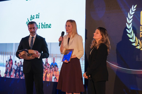 VIDEO&FOTO Gala specială 10 ani - Profit.ro a premiat manageri de top și companii românești de succes, dar și un tânăr olimpic de excepție al României, la Gala Povești cu Profit... Made în România