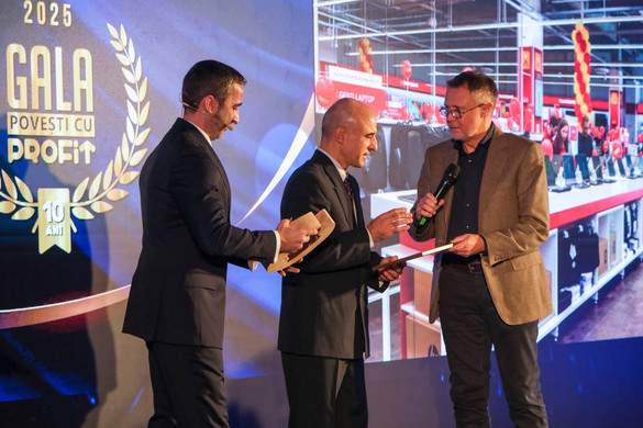 VIDEO&FOTO Gala specială 10 ani - Profit.ro a premiat manageri de top și companii românești de succes, dar și un tânăr olimpic de excepție al României, la Gala Povești cu Profit... Made în România