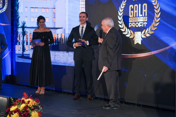 VIDEO&FOTO Gala specială 10 ani - Profit.ro a premiat manageri de top și companii românești de succes, dar și un tânăr olimpic de excepție al României, la Gala Povești cu Profit... Made în România