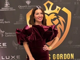 O româncă a plecat fără nimic în UK. Acum are un mega-business de locuințe sociale și se bate cu birocrația