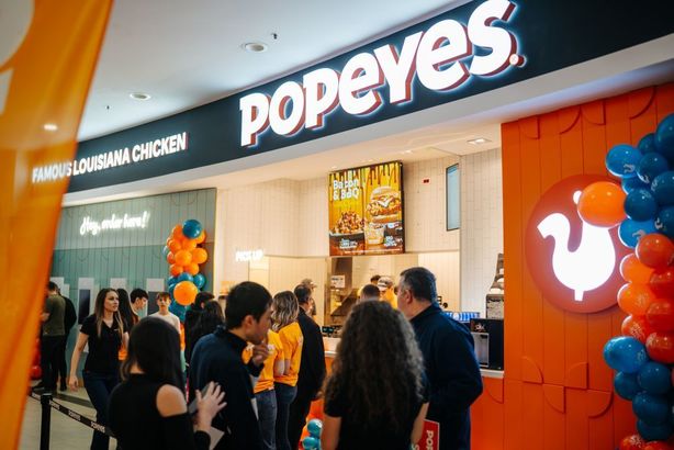 Popeyes continuă extinderea în România și deschide un nou restaurant, în Oradea FOTO