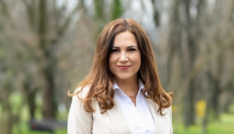 Camelia Niță prezentând strategia Amesto Global pentru piața românească în biroul modern al Ensight Finance, Keywords extracted successfully | sursa foto: Profit